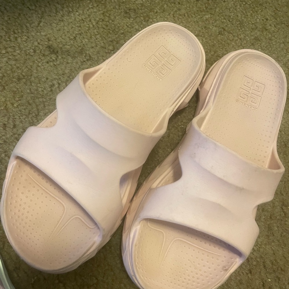 Used Givenchy slides size 38